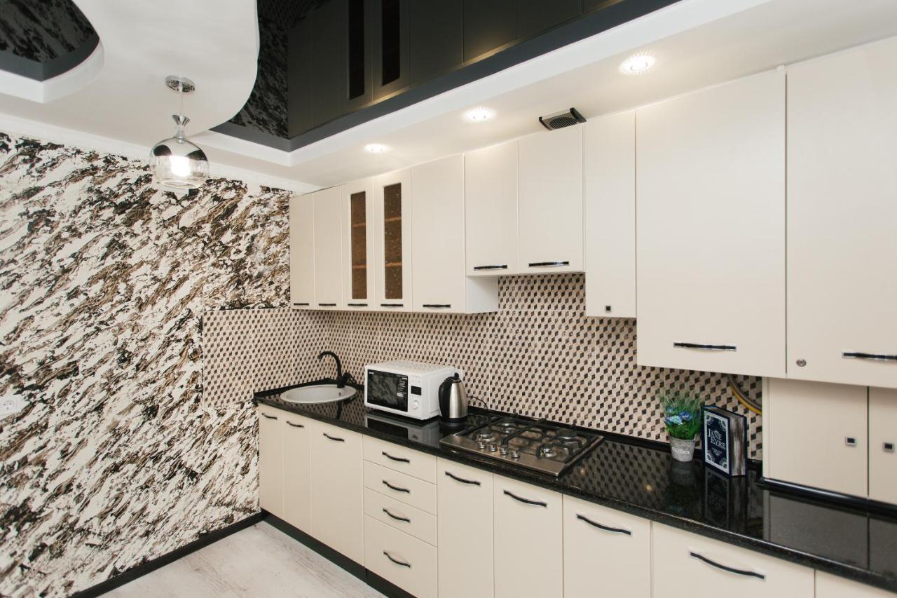 De Luxe Apartments Centr Illinskaya Sumy Exteriér fotografie