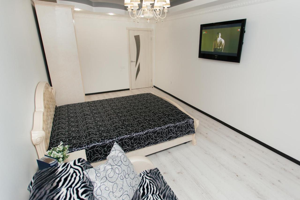 De Luxe Apartments Centr Illinskaya Sumy Exteriér fotografie